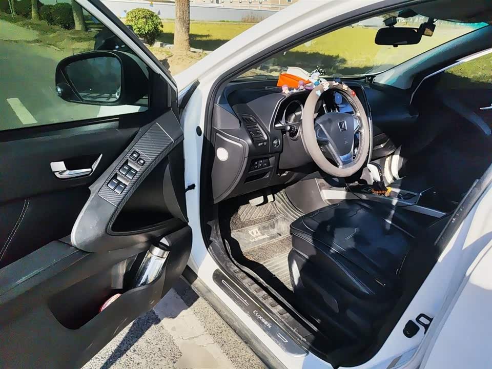 Luxgen Excellent 6 SUV