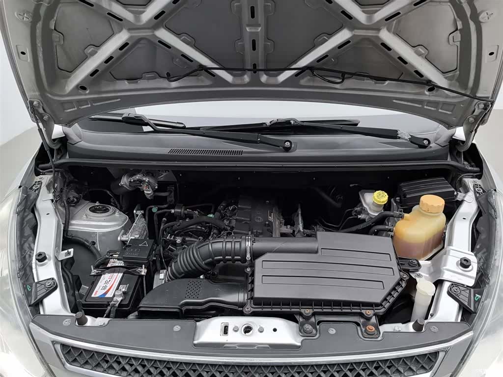 Wuling V, 2016 6
