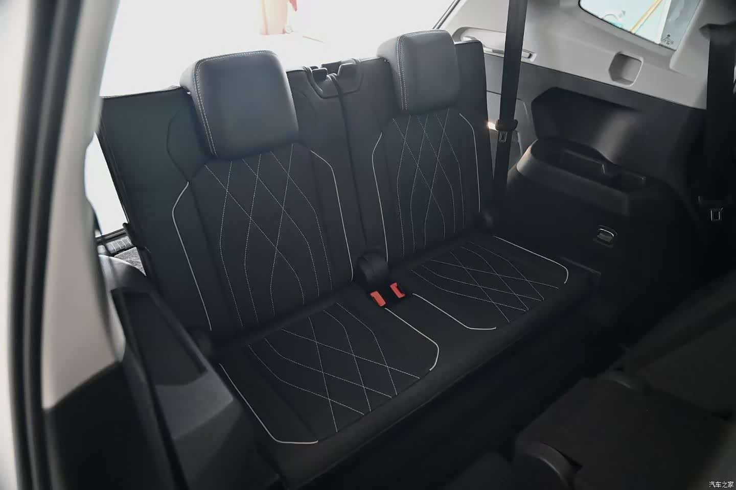 Volkswagen Tiguan L, 2022 8