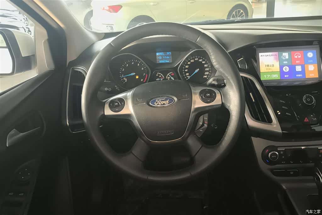 Ford Focus, 2013 15
