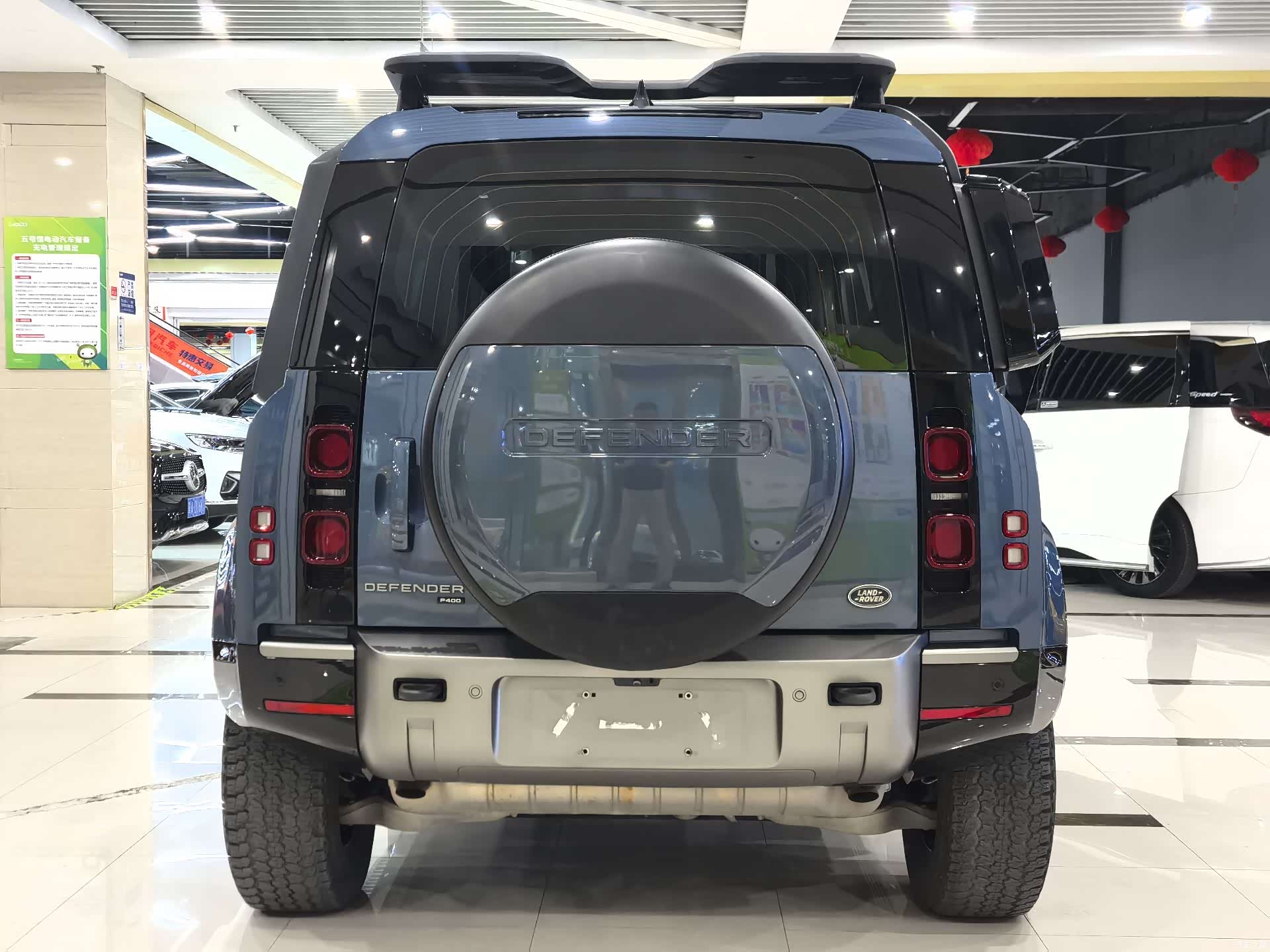 Land Rover Defender, 2022 3