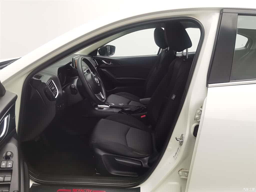 Mazda Mazda3, 2016 10