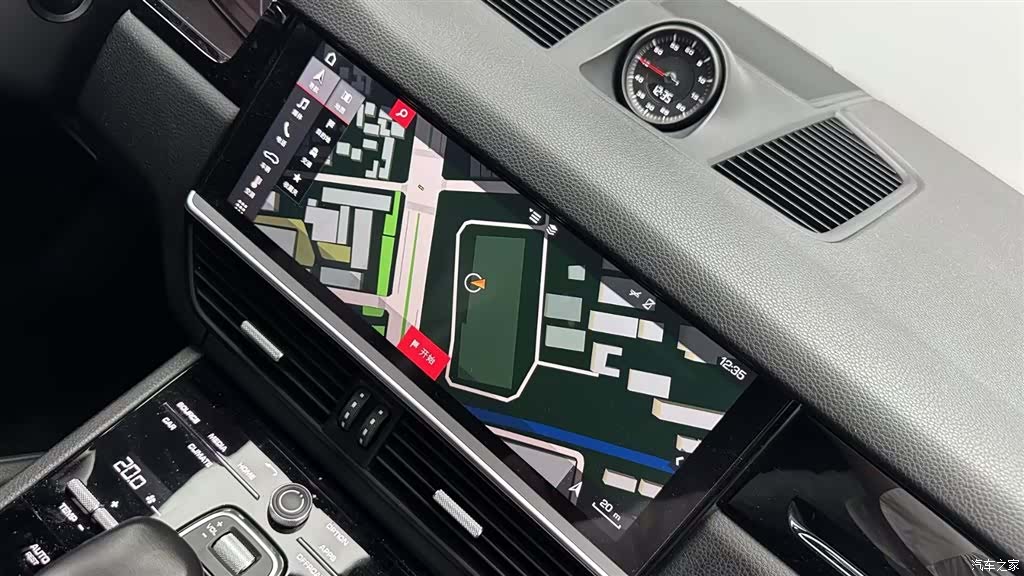 Porsche Cayenne, 2018 12