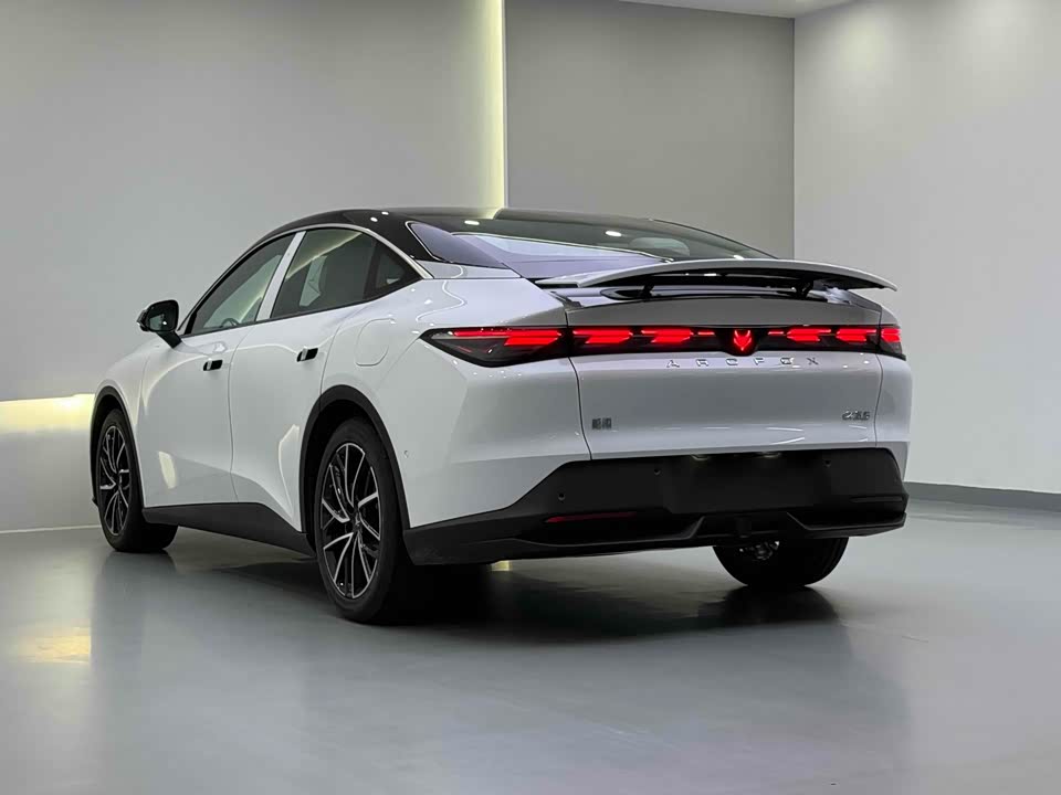 ARCFOX Polar Fox Alpha S5