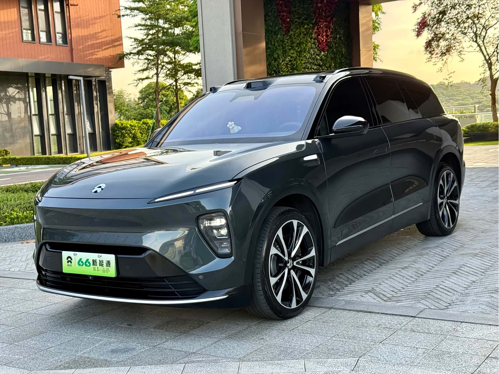 NIO ES8, 2025 1