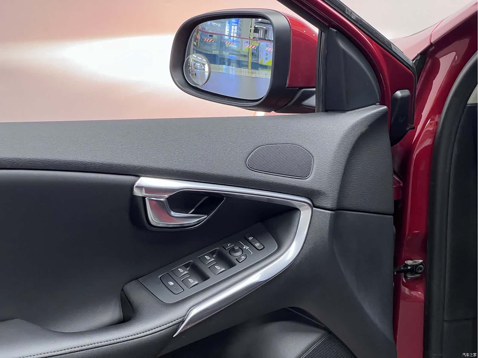 Volvo V40, 2016 33