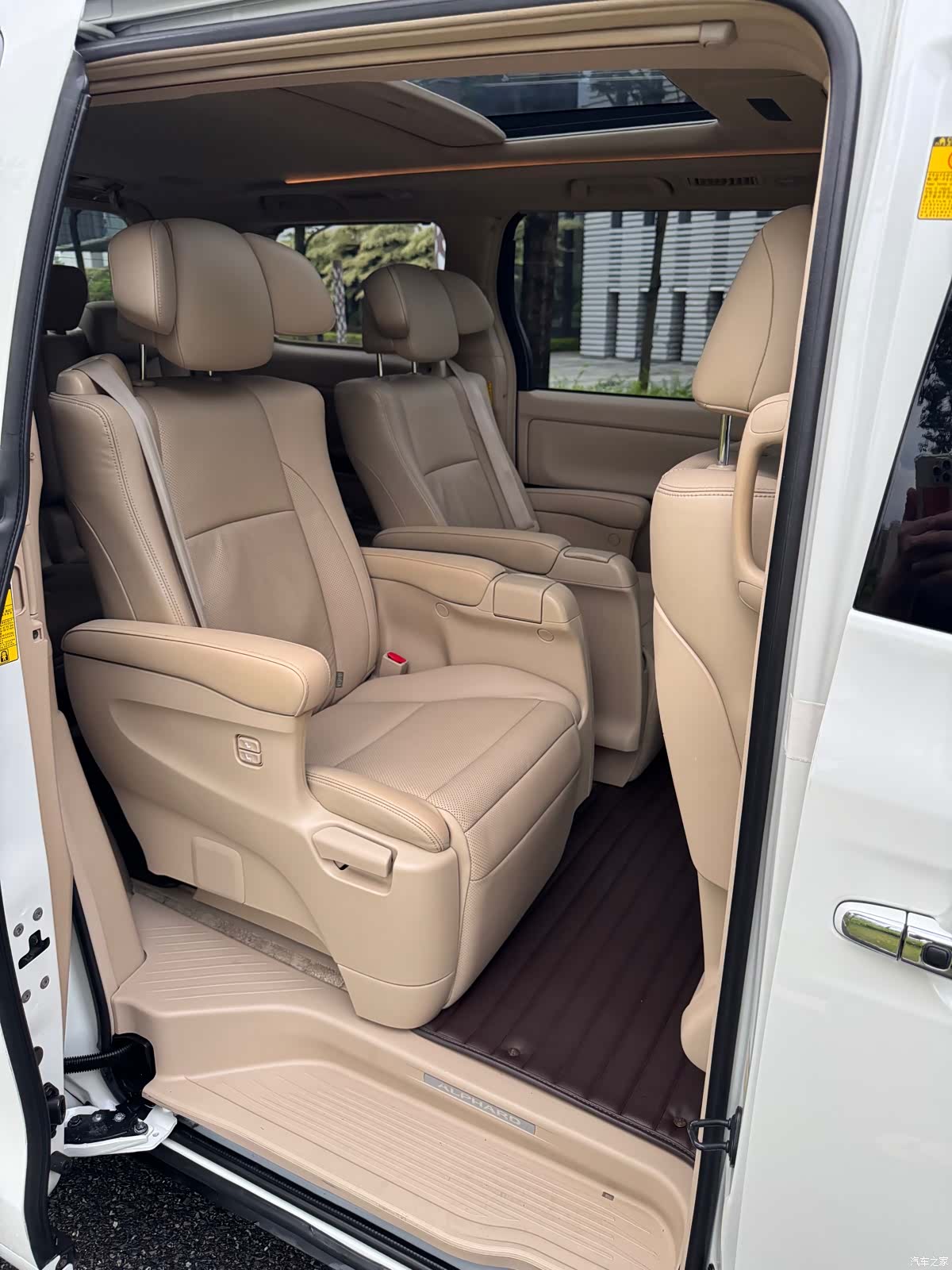 Toyota Alphard, 2013 23