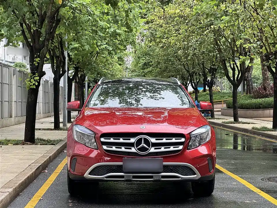 Mercedes-Benz GLA