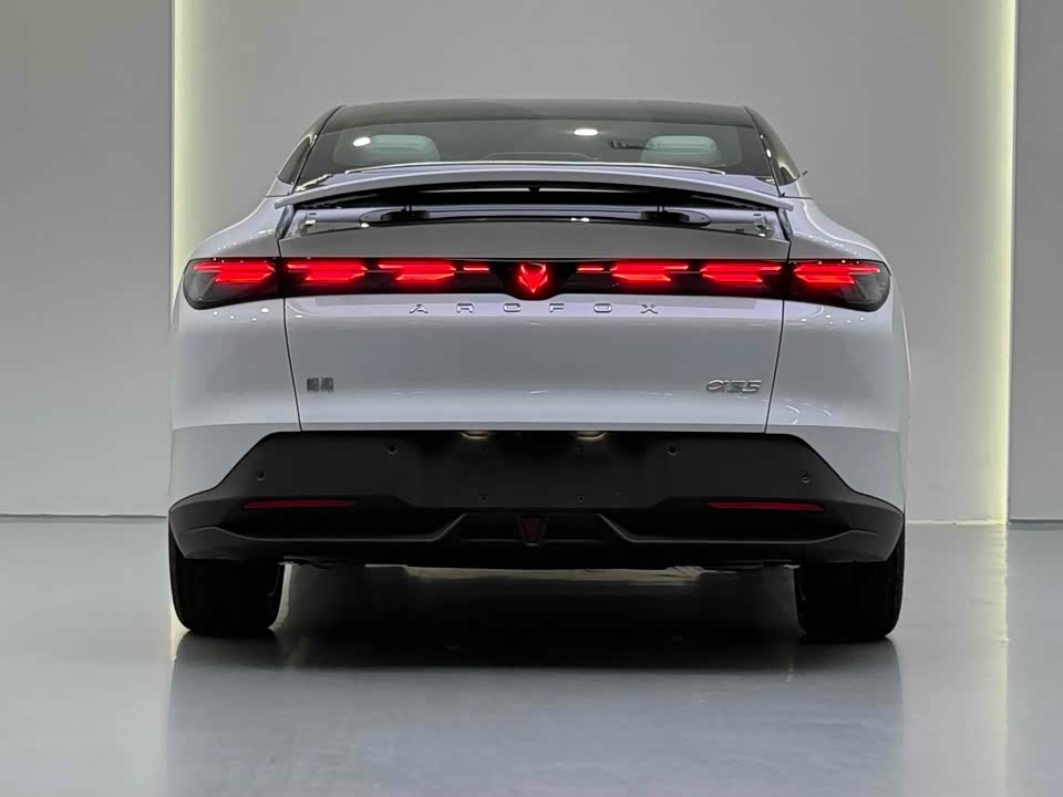 ARCFOX Polar Fox Alpha S5