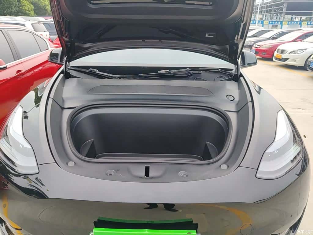 Tesla Model Y, 2024 20