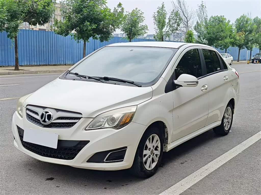 BAIC E