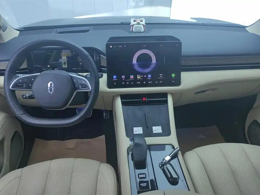 AITO Ask the world M7