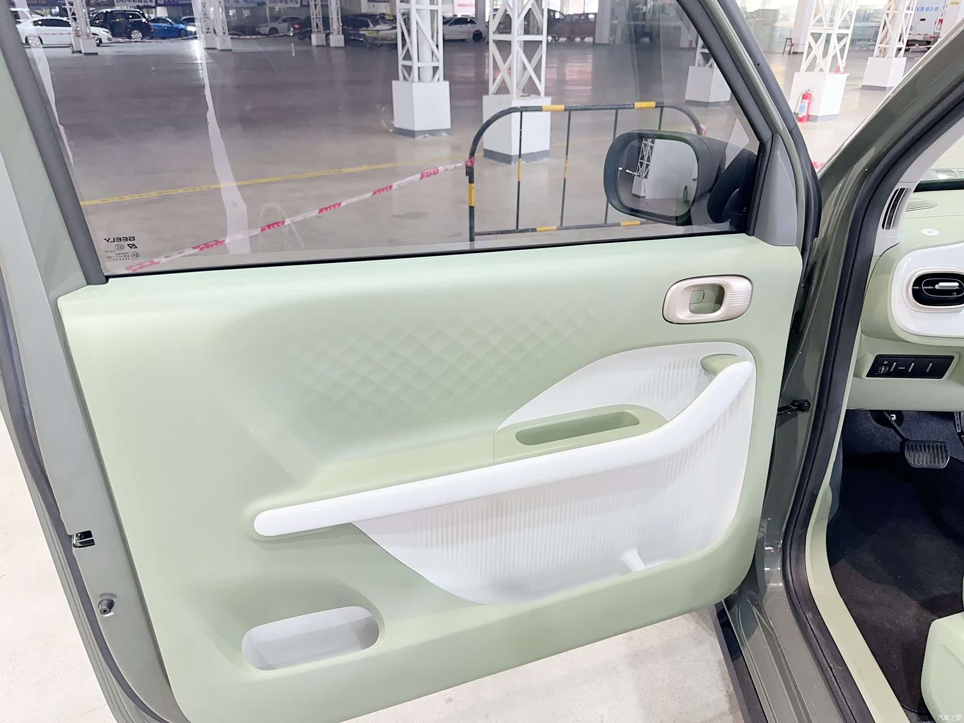 Geely Panda, 2024 18