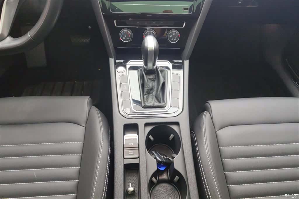 Volkswagen Magotan, 2021 16