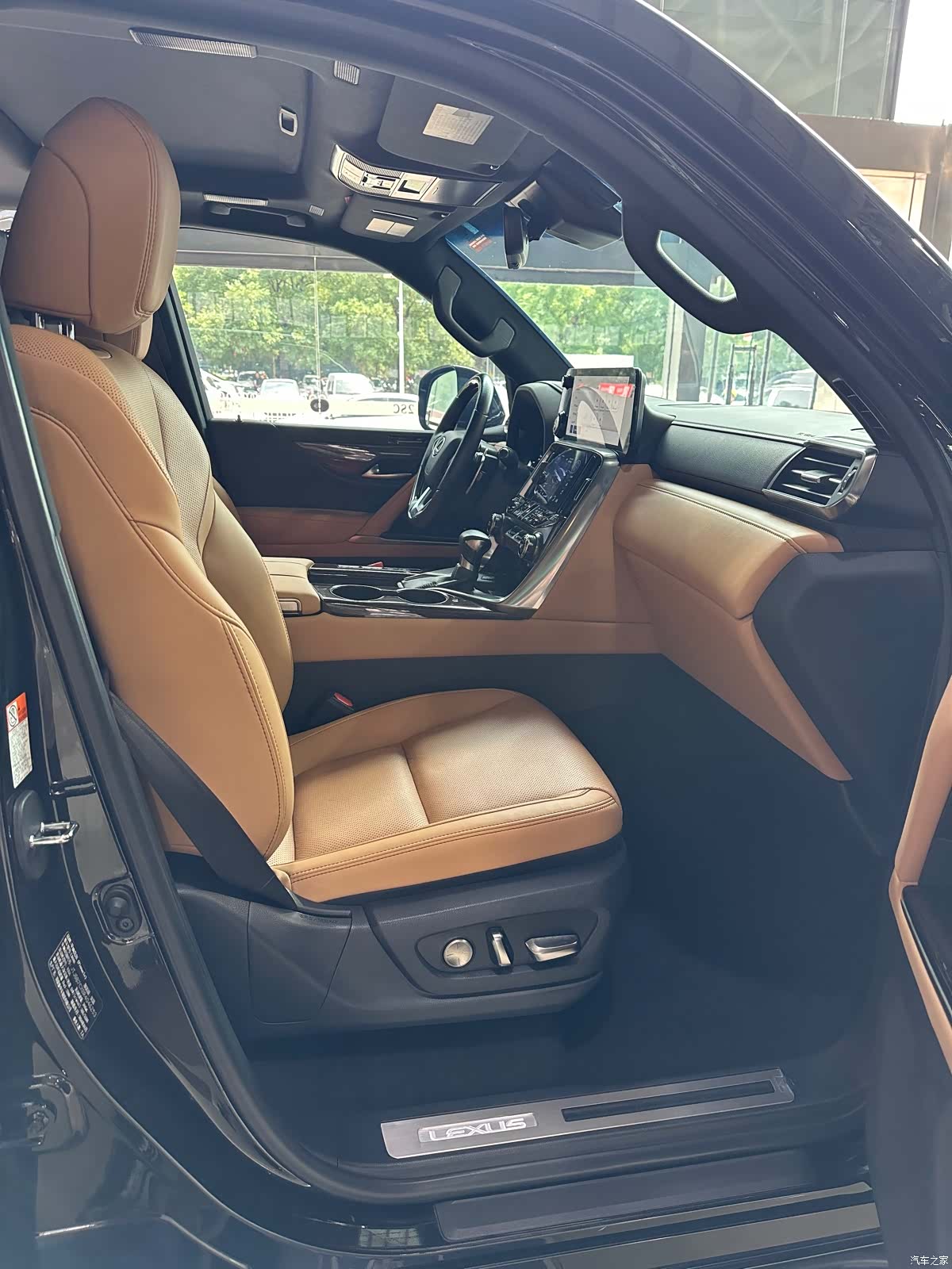 Lexus LX, 2024 14