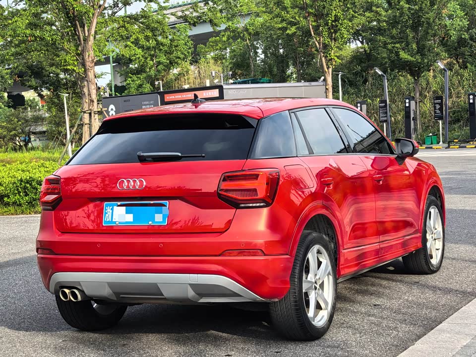 Audi Q2L