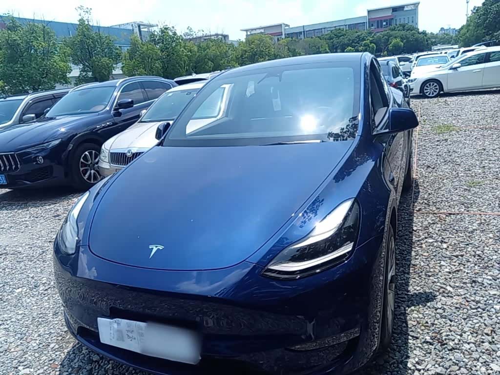Tesla Model Y, 2021 3