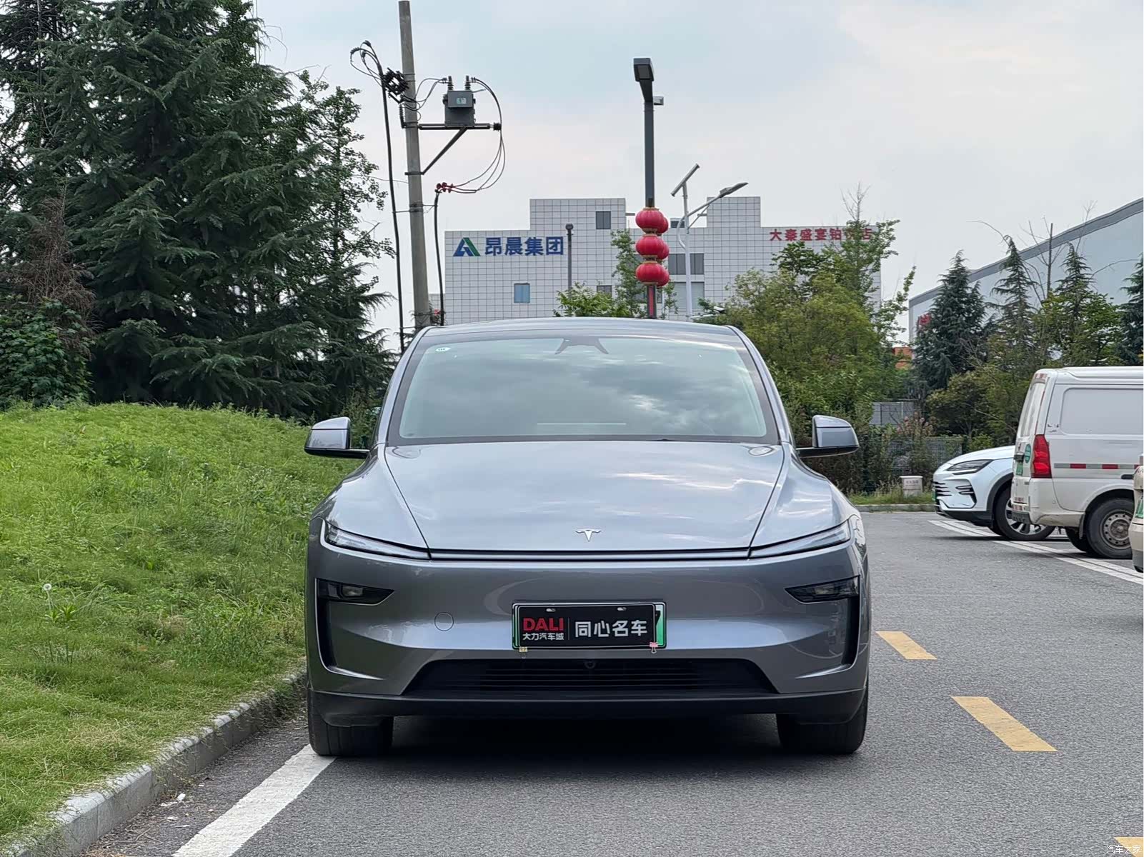 Tesla Model Y, 2025 2