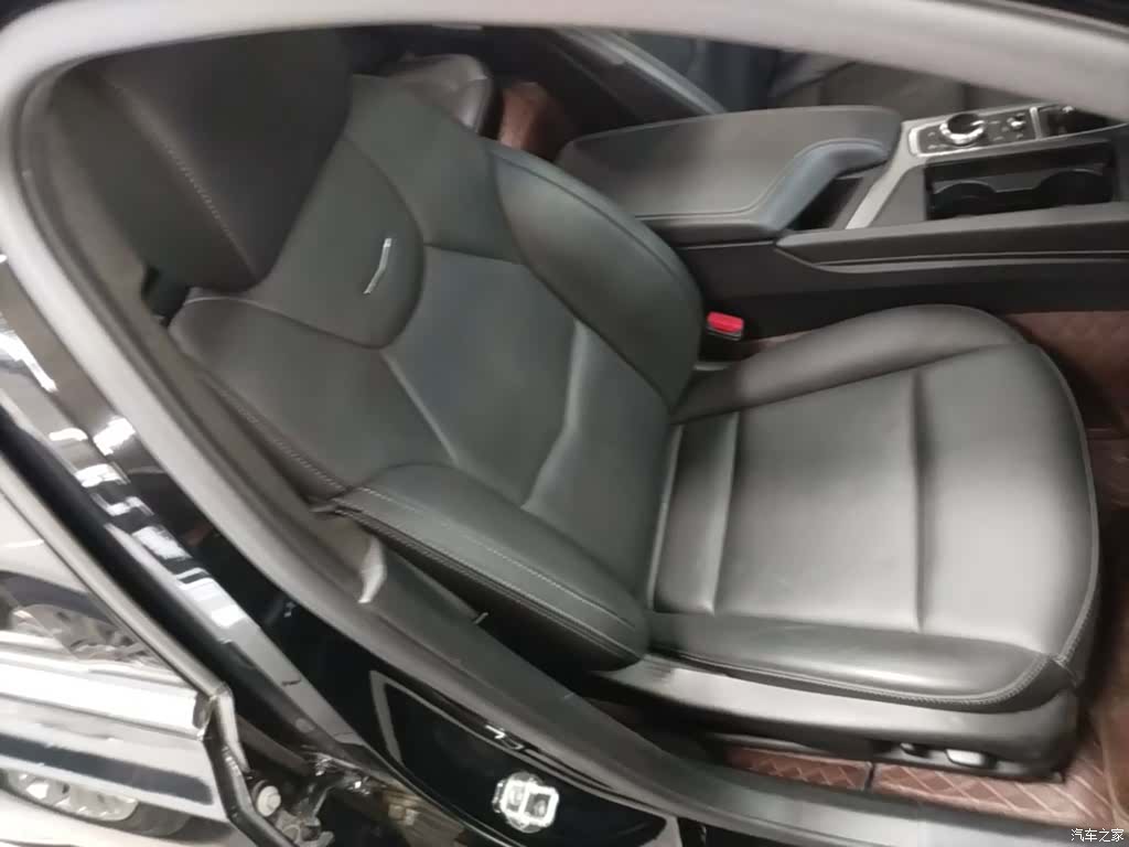 Cadillac CT5, 2023 25