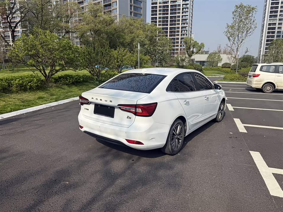 Roewe i5