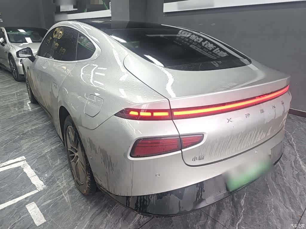 Xpeng P7, 2023 все фото