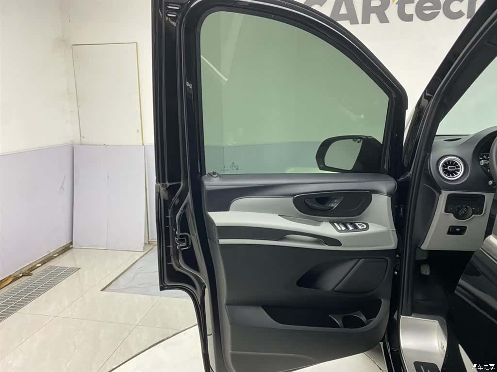 Mercedes-Benz 7, 2024 27