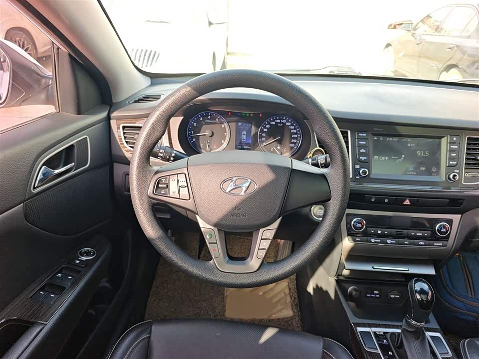 Hyundai Name picture