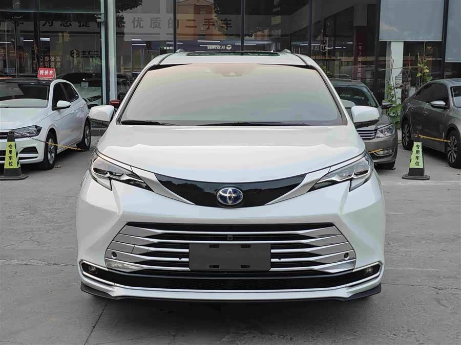 Toyota SIENNA 2022, фото 2