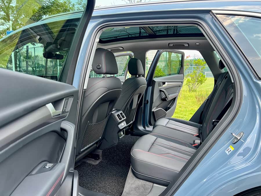 Audi Q5L 2021, фото 9
