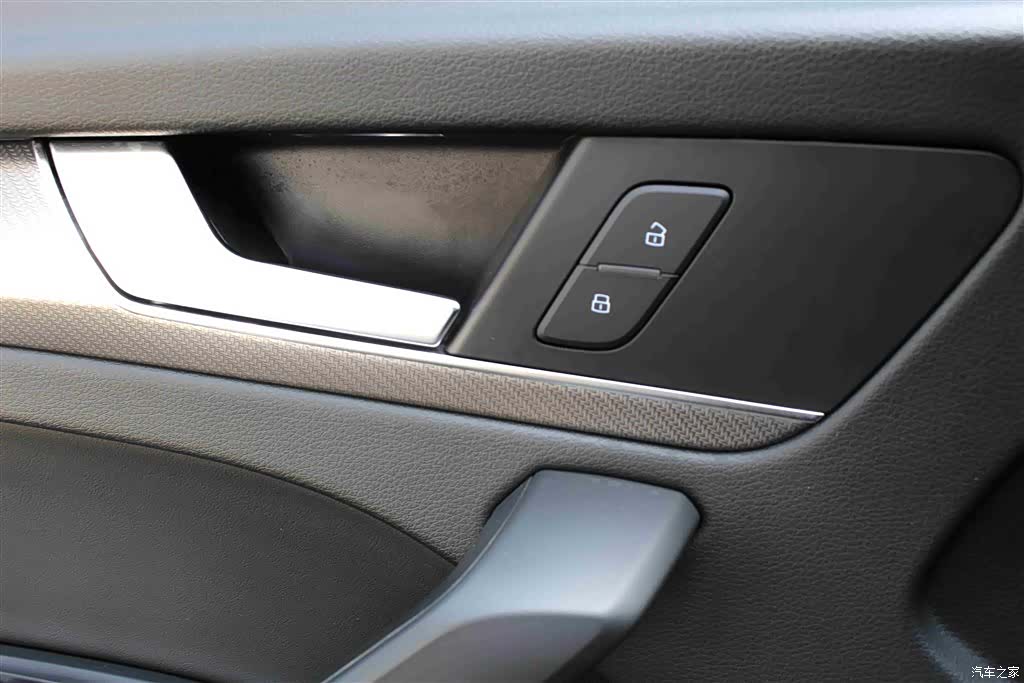Audi Q5L, 2022 10