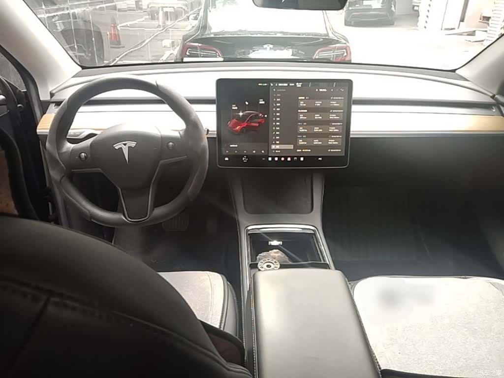 Tesla Model Y, 2022 10