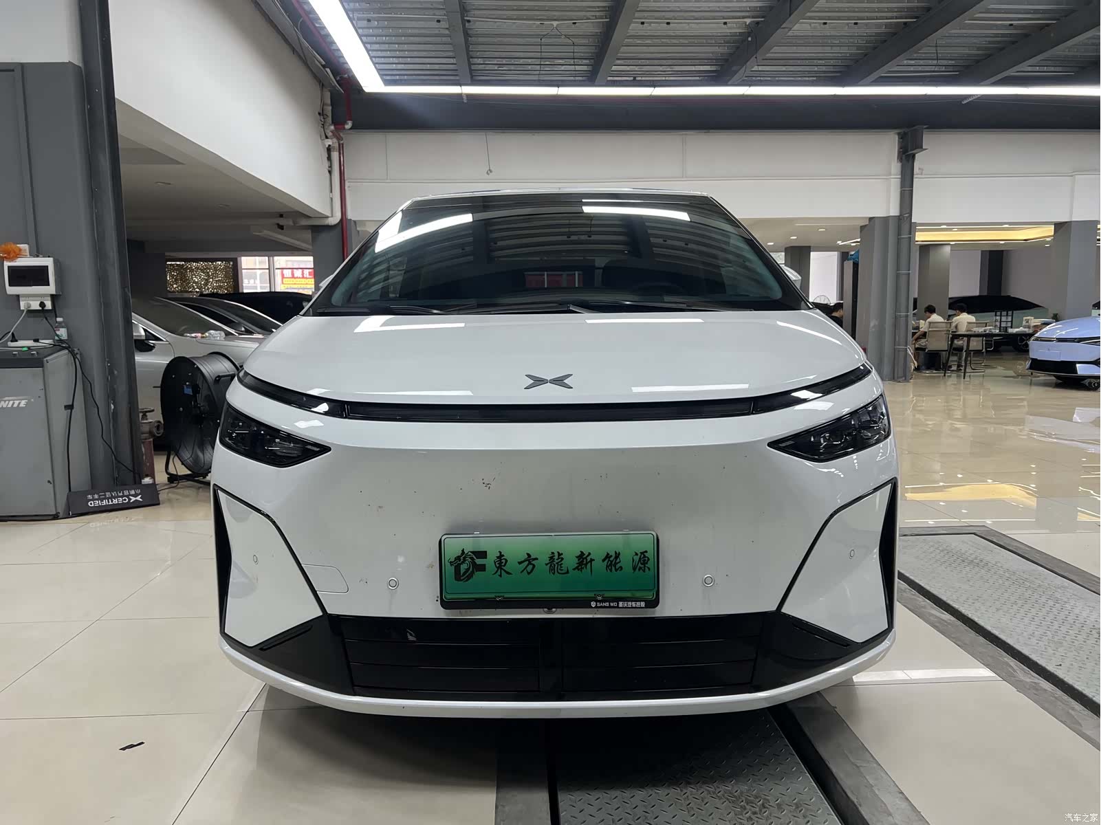 Xpeng X9