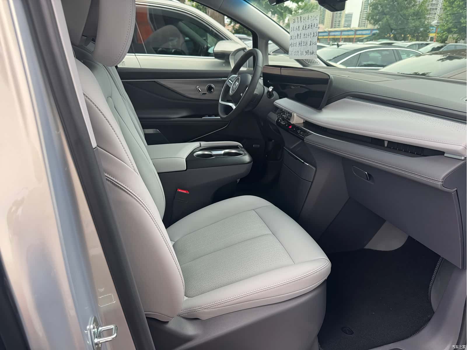 Buick GL8, 2025 11