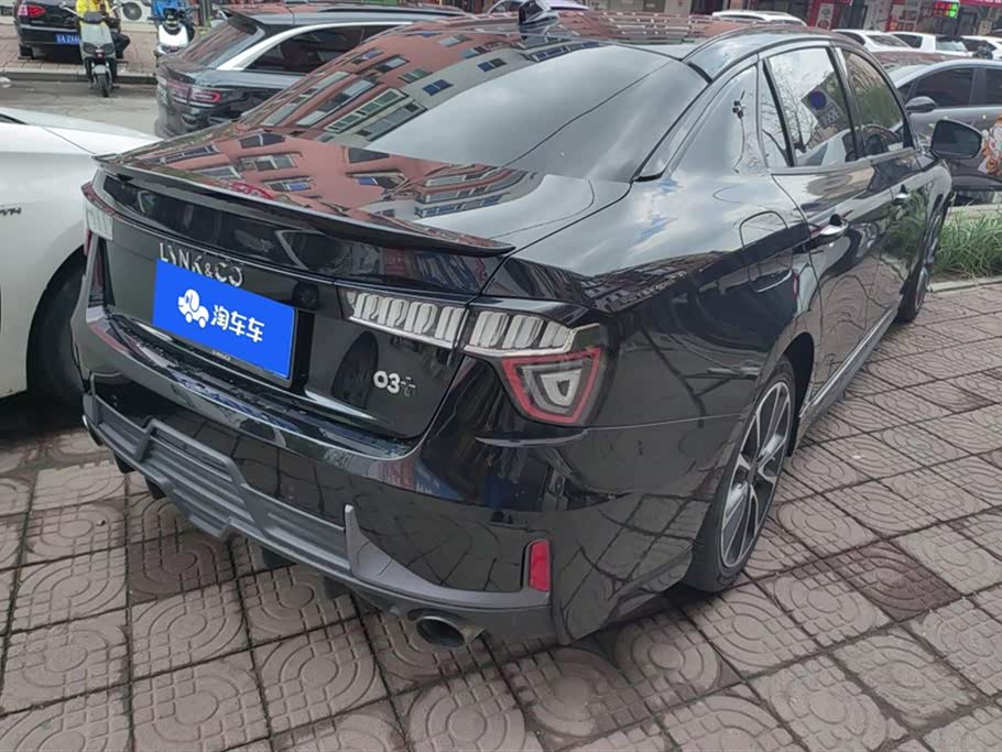 Lynk & Co 03