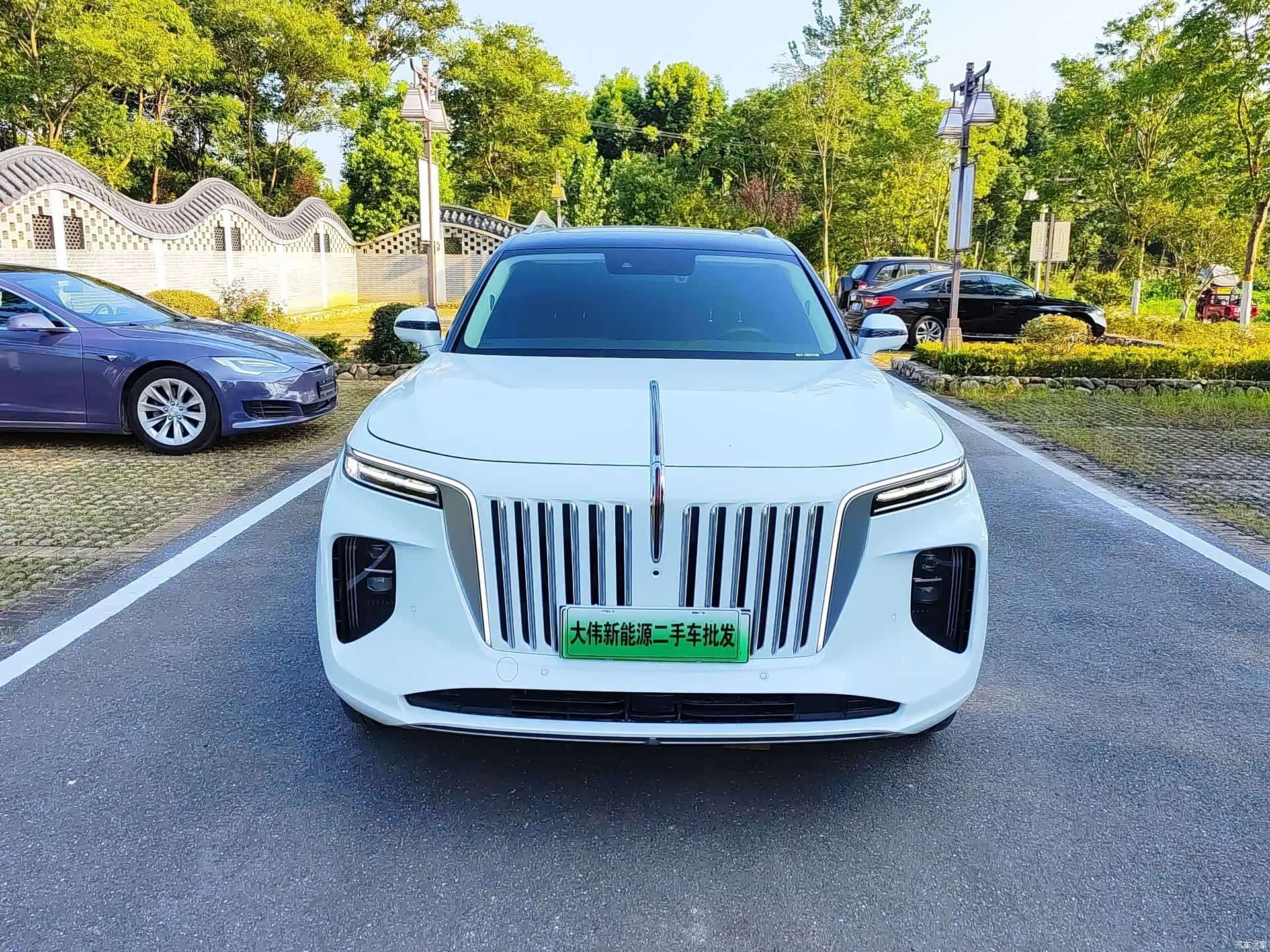 Hongqi E-HS9, 2021 2