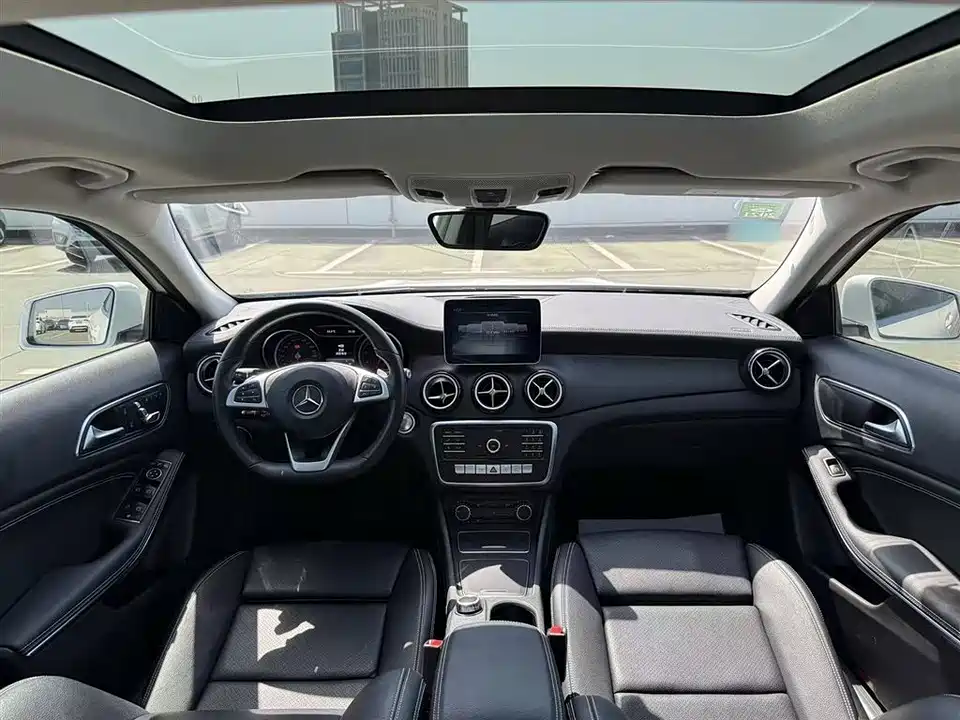 Mercedes-Benz GLA