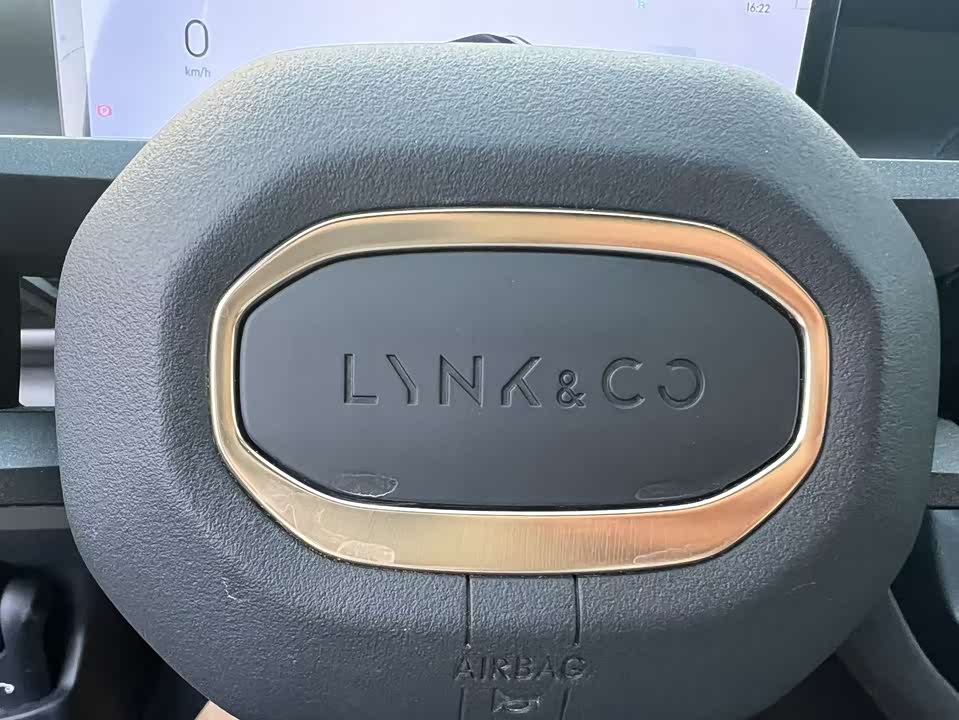Lynk & Co 07 EM-P