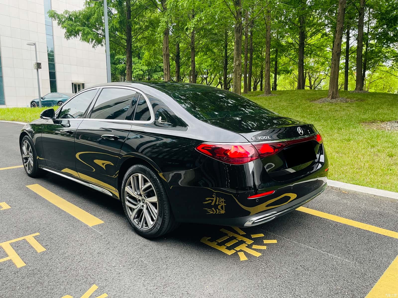 Mercedes-Benz E-Class, 2024 10