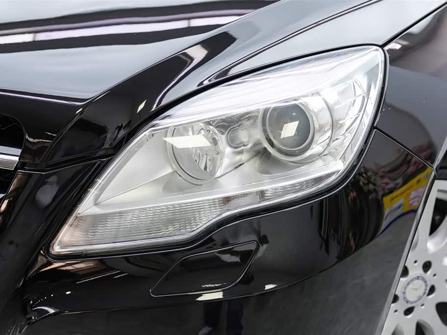 Mercedes-Benz R-class