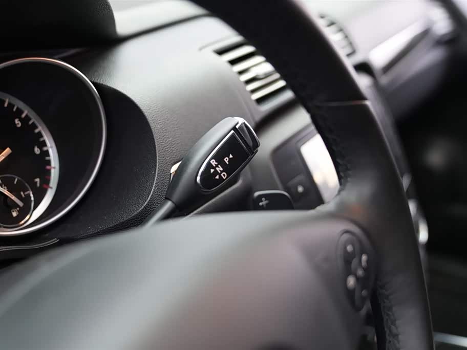 Mercedes-Benz R-class