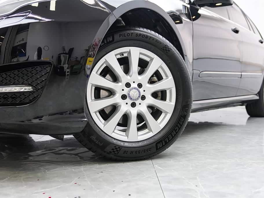 Mercedes-Benz R-class