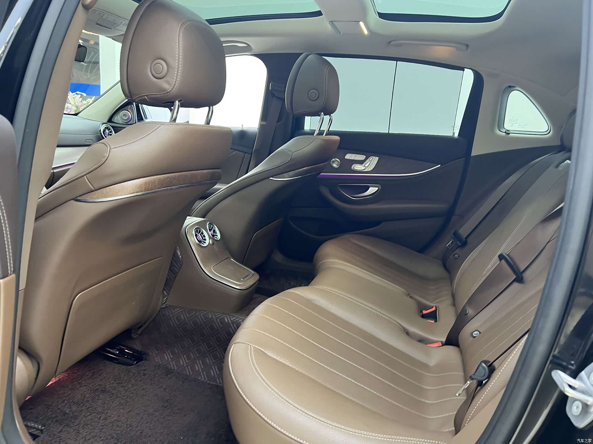 Mercedes-Benz E-Class, 2023 6