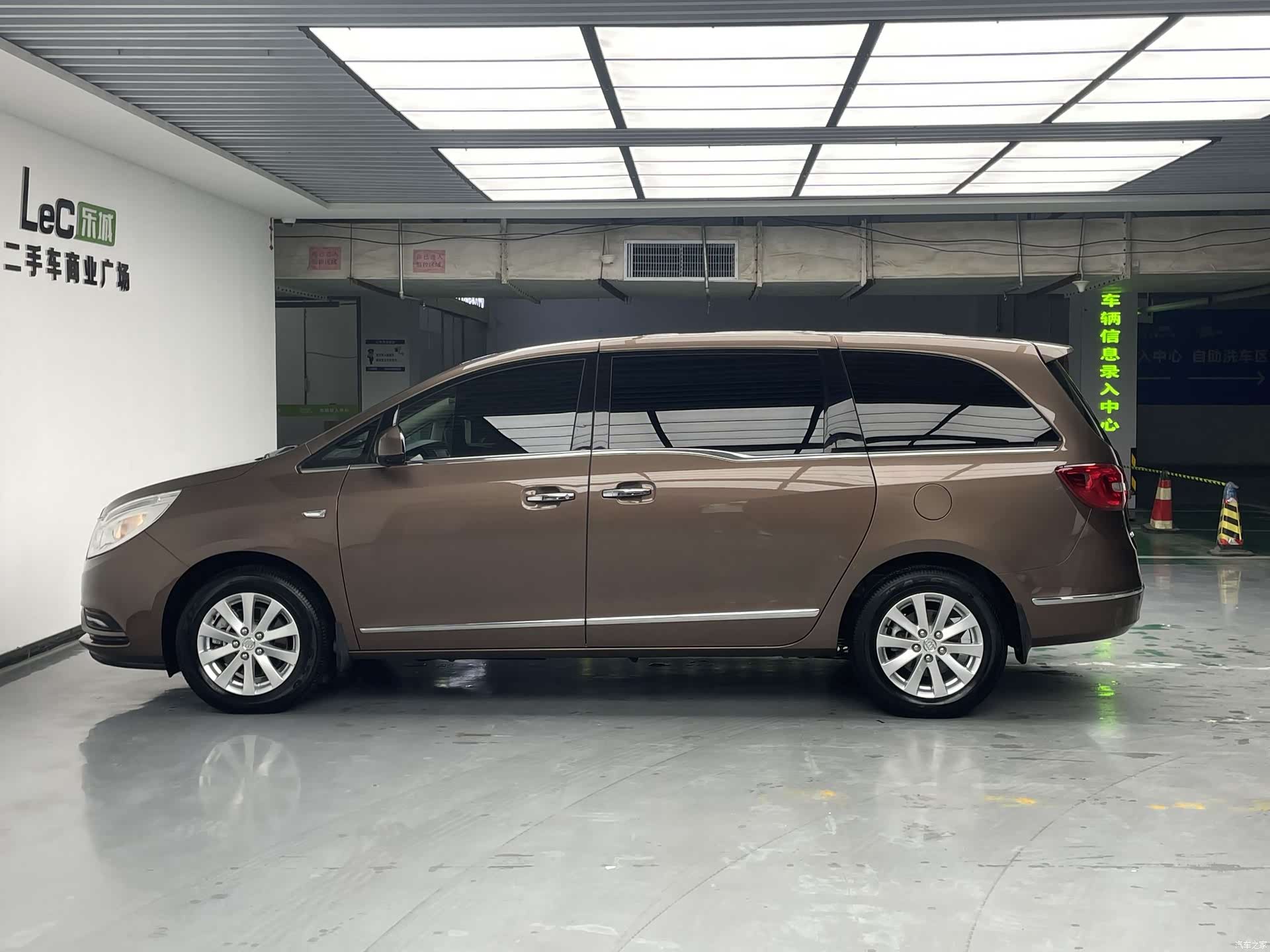 Buick GL8, 2020 10