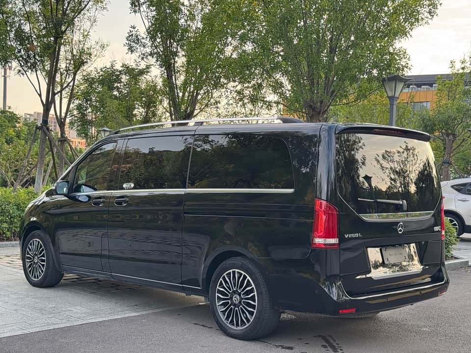 Mercedes-Benz V-class
