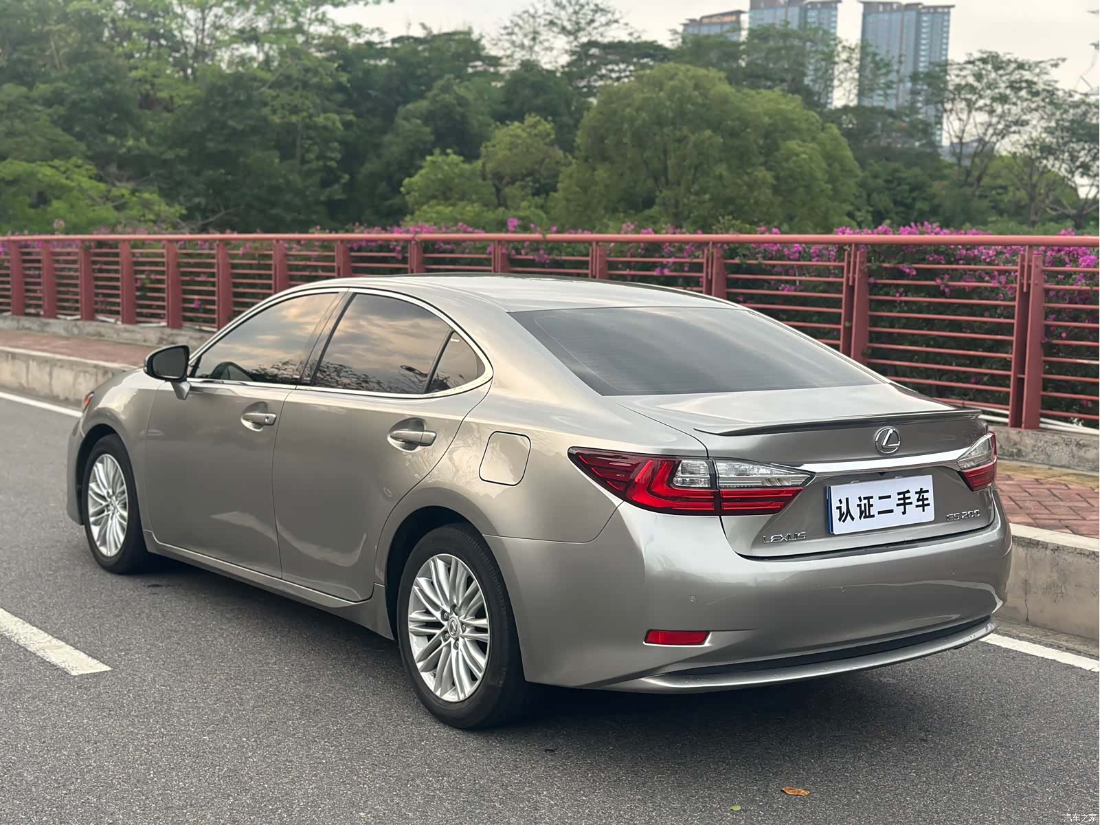 Lexus ES, 2016 все фото