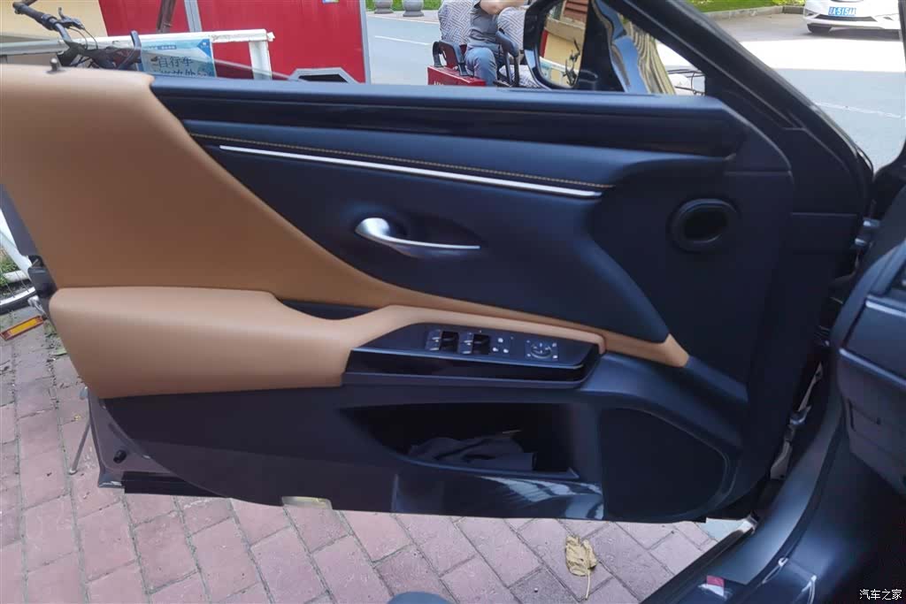 Lexus ES, 2024 7