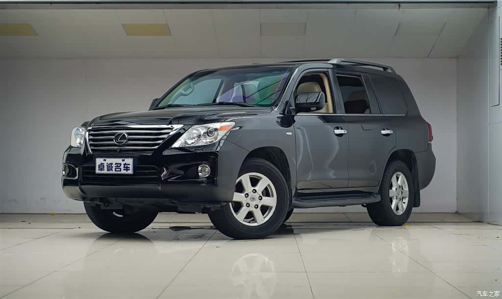 Lexus LX, 2011 1