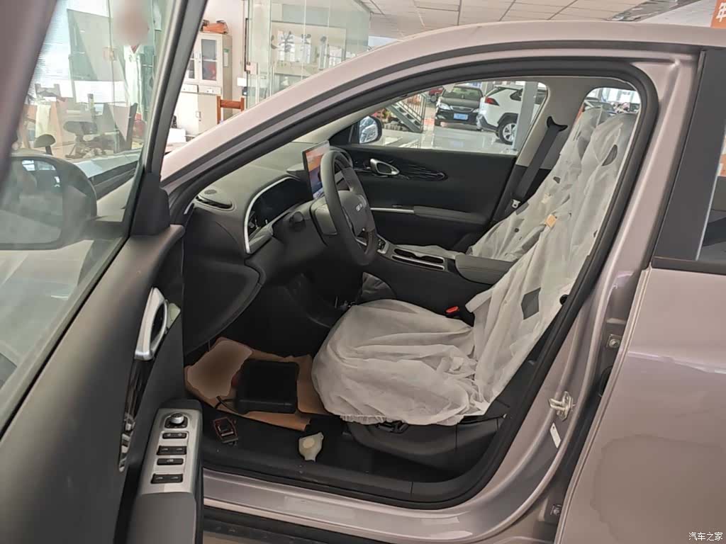Geely Xingyuan, 2026 16