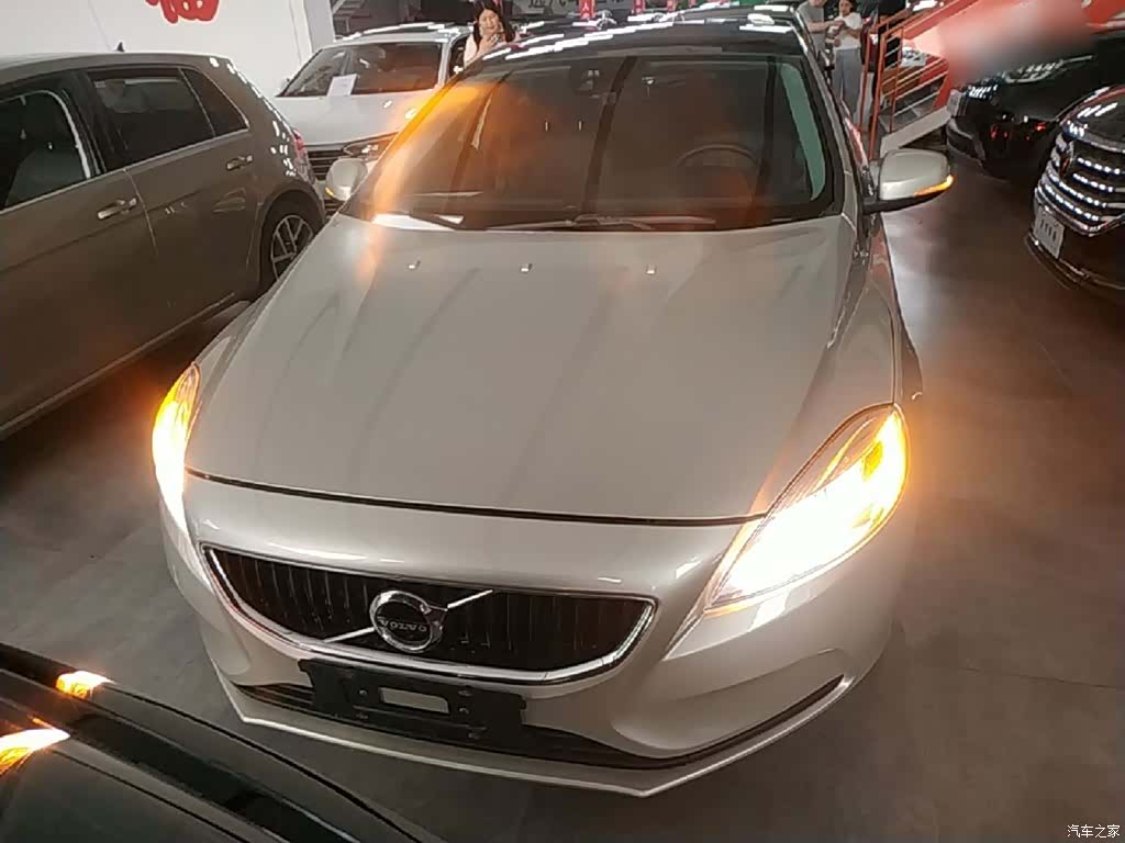 Volvo V40, 2018 3