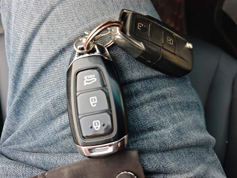 Luxgen Excellent 6 SUV